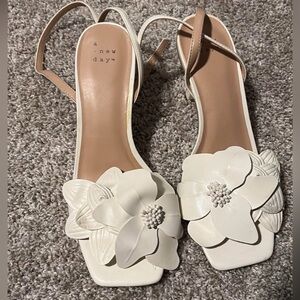 A New Day white Floral Women's Sandals